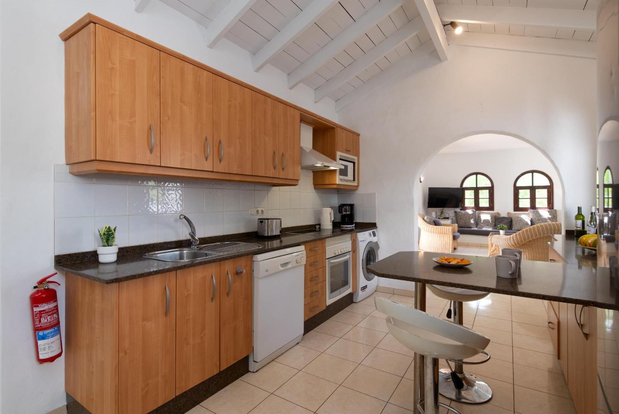 Villa Michelle - Lh114 By Villas Now Ltd 普拉亚布兰卡 外观 照片