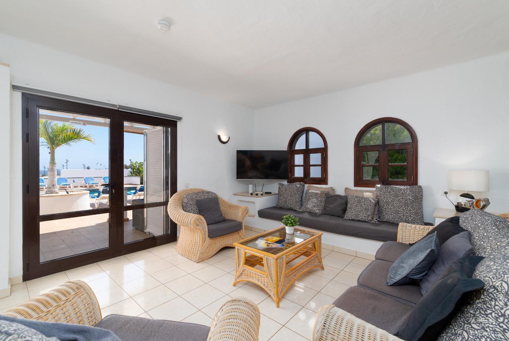 Villa Michelle - Lh114 By Villas Now Ltd 普拉亚布兰卡 外观 照片