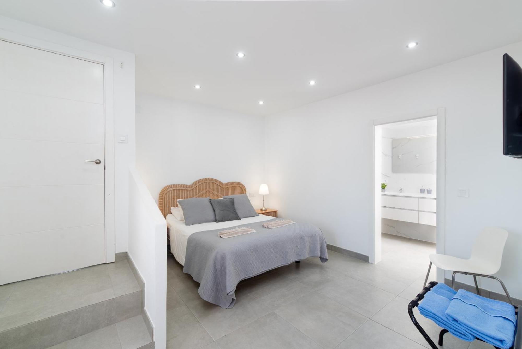 Villa Michelle - Lh114 By Villas Now Ltd 普拉亚布兰卡 外观 照片