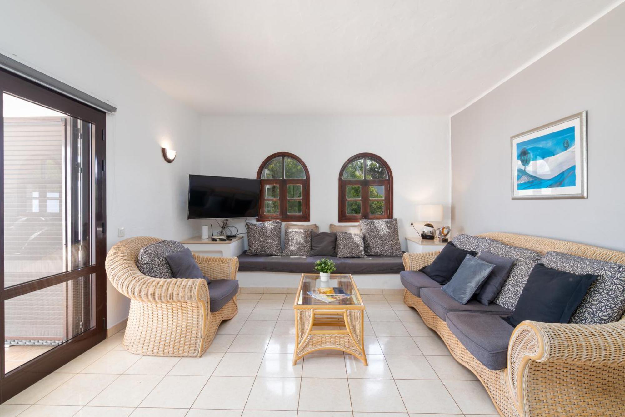Villa Michelle - Lh114 By Villas Now Ltd 普拉亚布兰卡 外观 照片