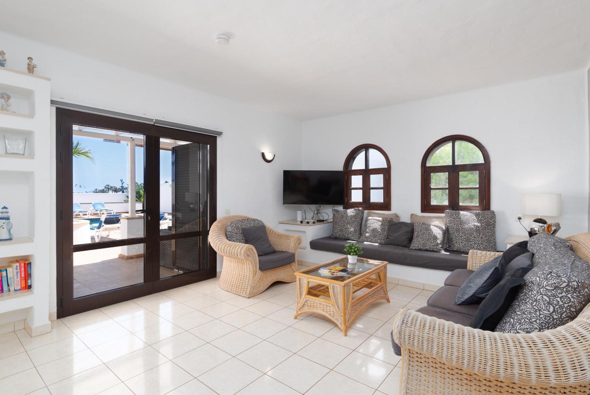 Villa Michelle - Lh114 By Villas Now Ltd 普拉亚布兰卡 外观 照片